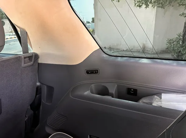 Car image 27
