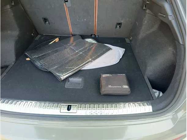 Car image 28