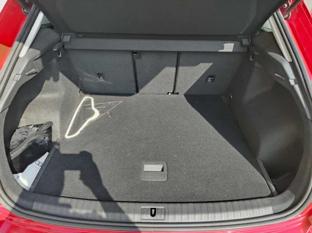 Car image 32