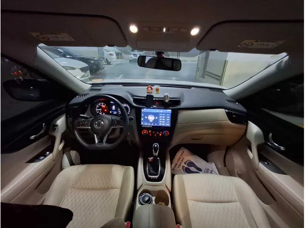 Car image 18