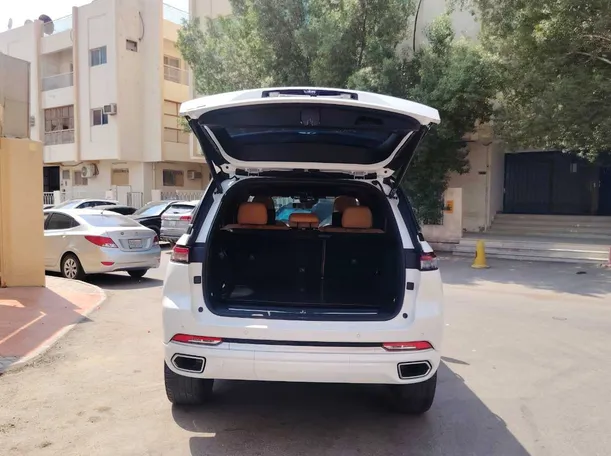 Car image 22