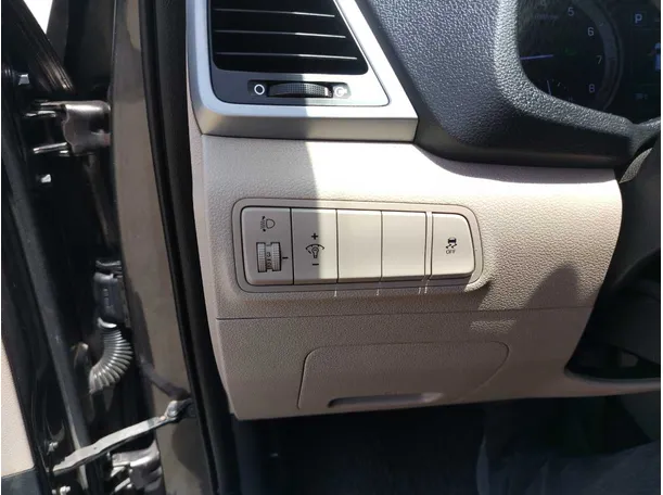 Car image 33