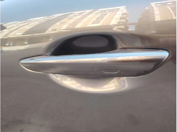 Car image 36