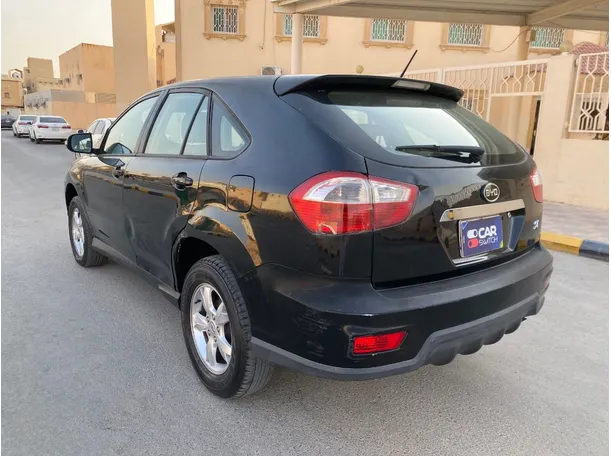 Car image 7