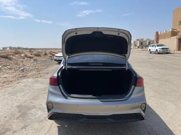 Car image 21