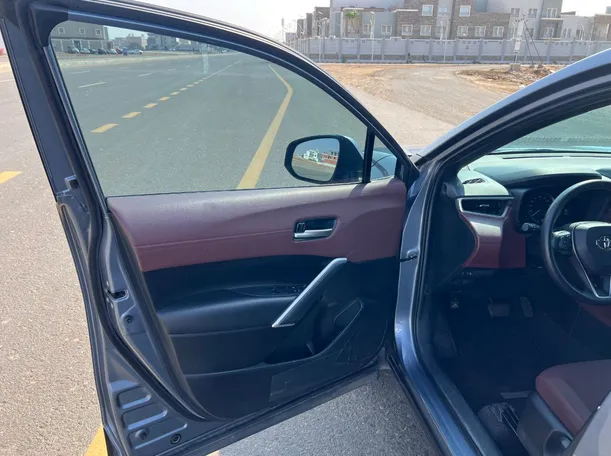 Car image 10
