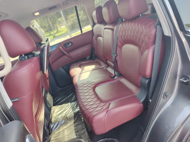 Car image 17