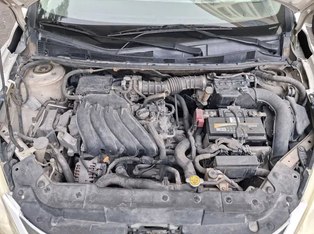 Car image 18