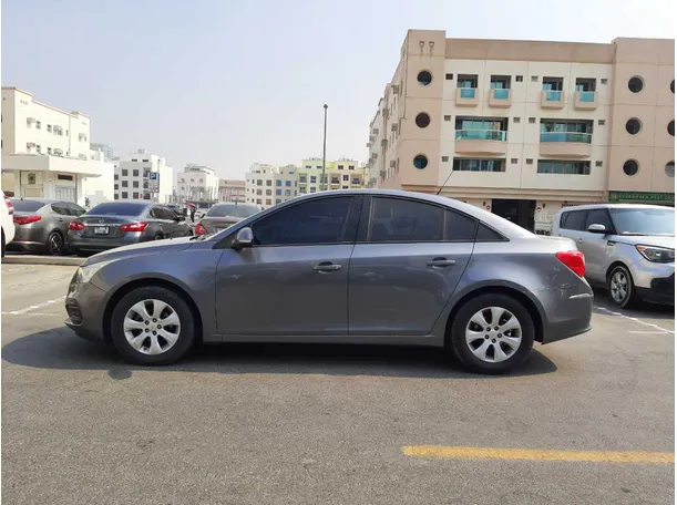 Car image 4