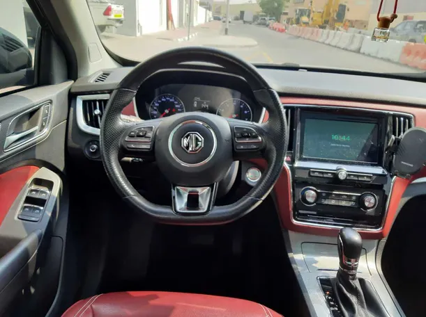 Car image 17