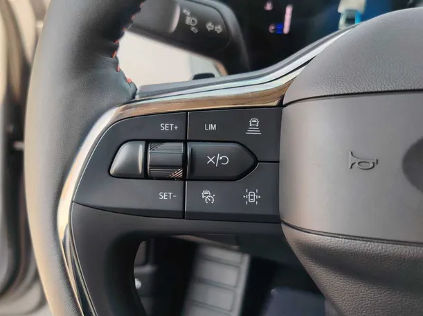 Car image 29