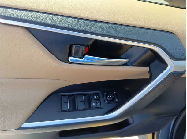 Car image 31