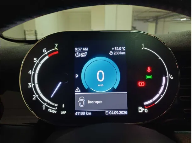Car image 18