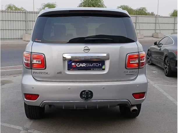 Car image 6