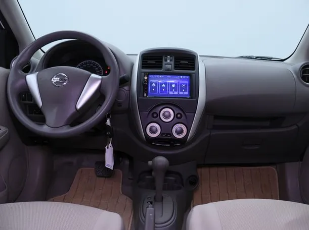 Car image 14