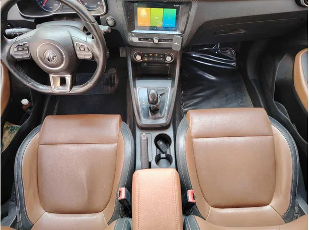Car image 18