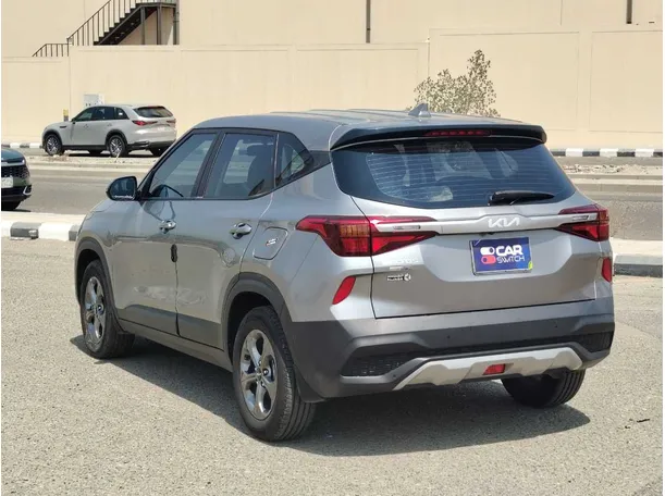 Car image 7
