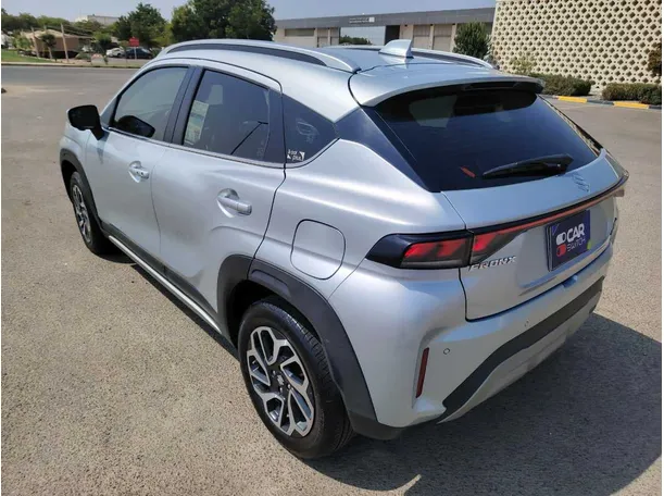 Car image 7