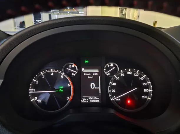 Car image 20