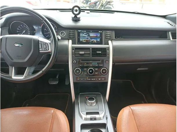 Car image 15