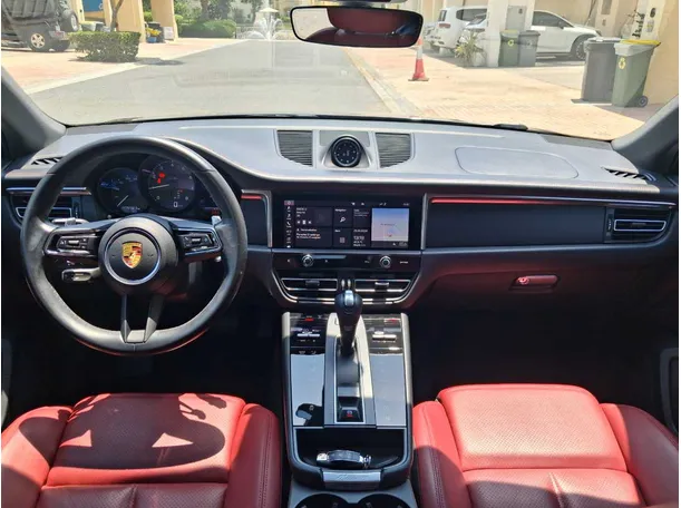 Car image 15