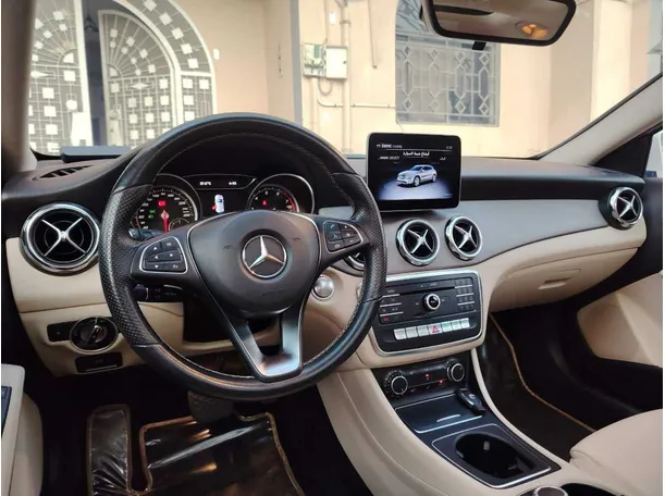 Car image 28