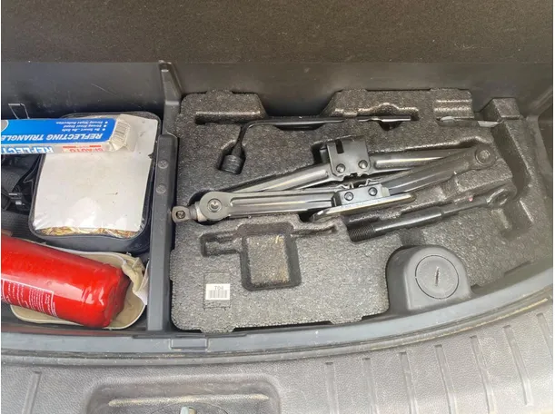 Car image 21