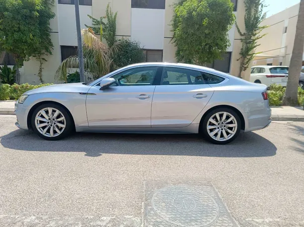 Car image 8