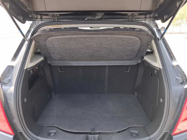 Car image 20