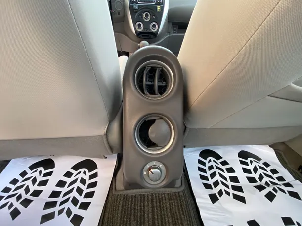 Car image 20