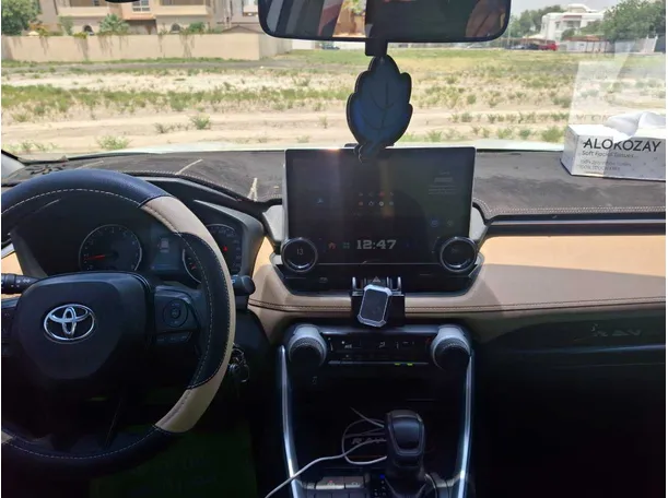 Car image 16