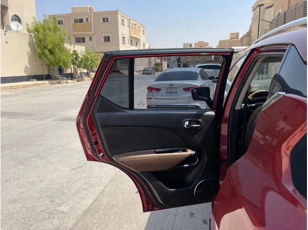 Car image 15