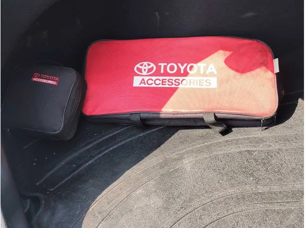 Car image 31