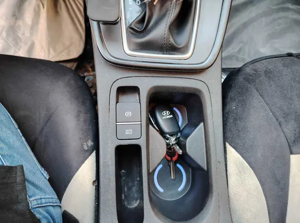Car image 24