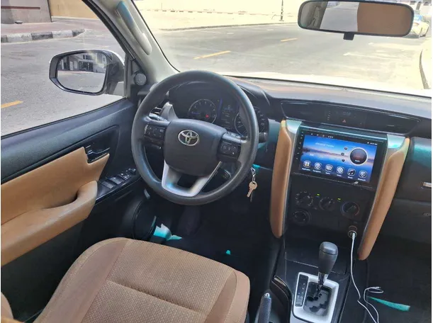Car image 17