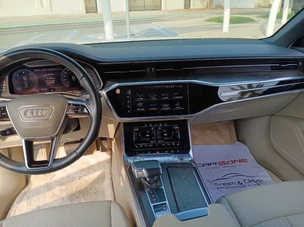 Car image 18