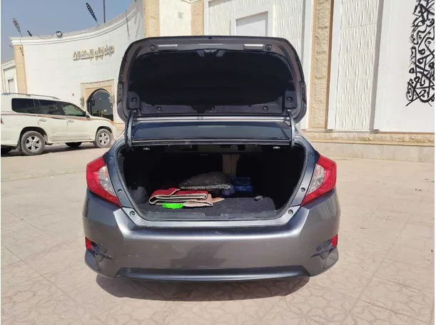 Car image 24