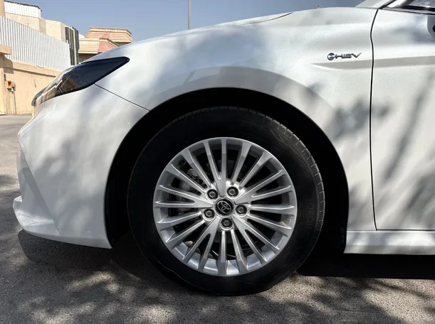 Car image 9