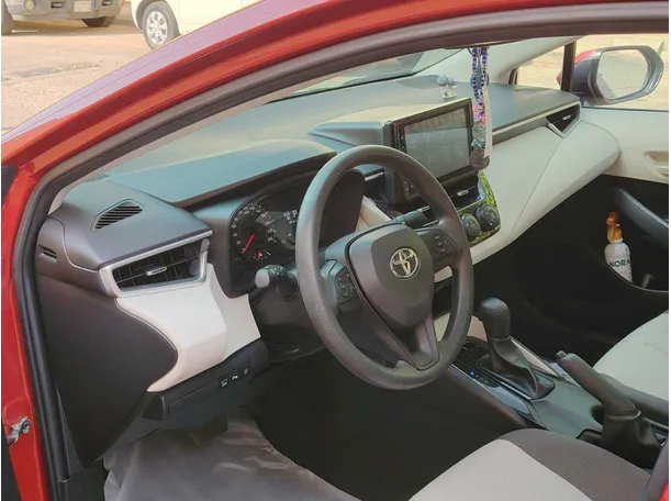 Car image 13