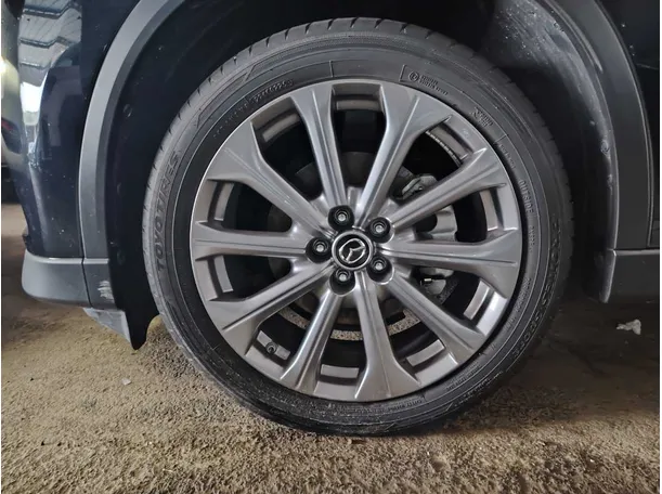 Car image 10
