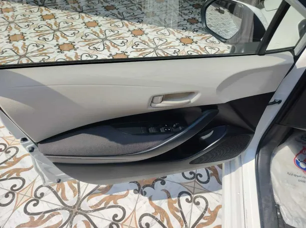 Car image 11