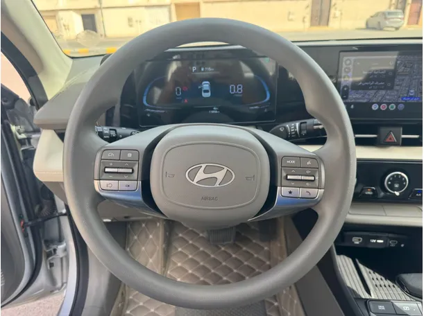 Car image 18