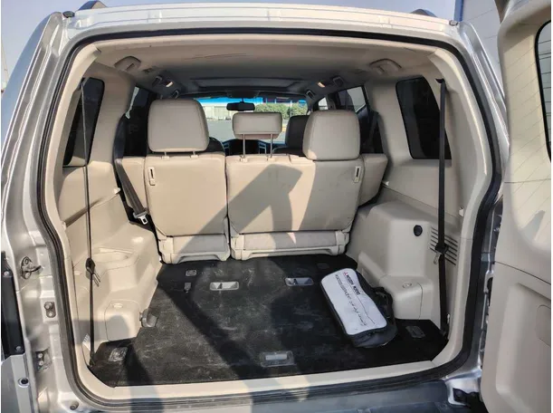 Car image 25