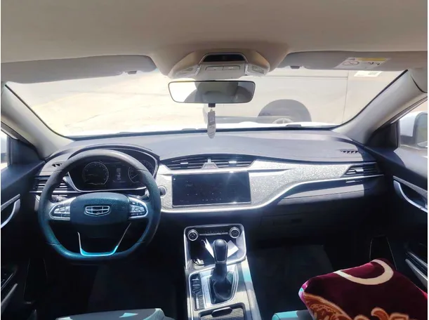 Car image 16