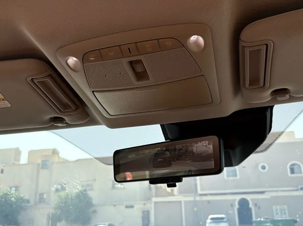 Car image 32