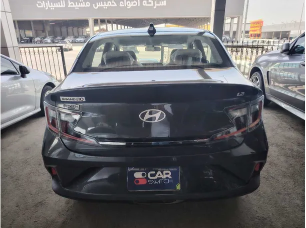 Car image 6