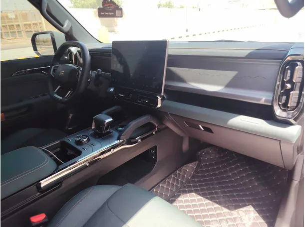 Car image 14