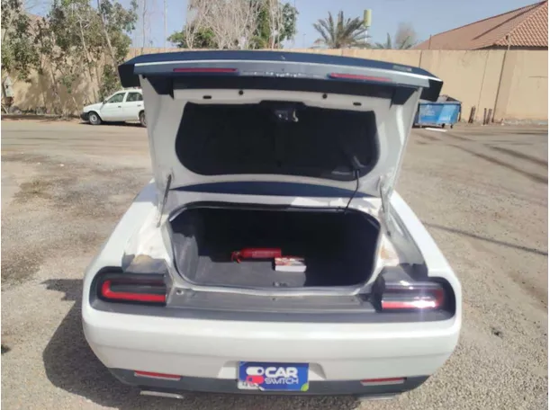 Car image 27