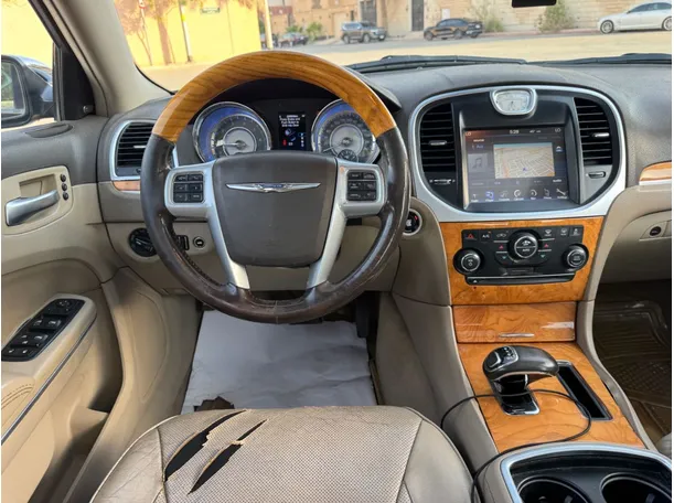 Car image 17