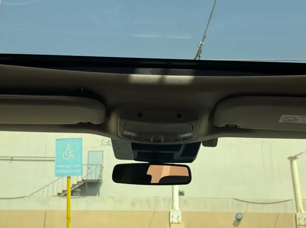 Car image 27